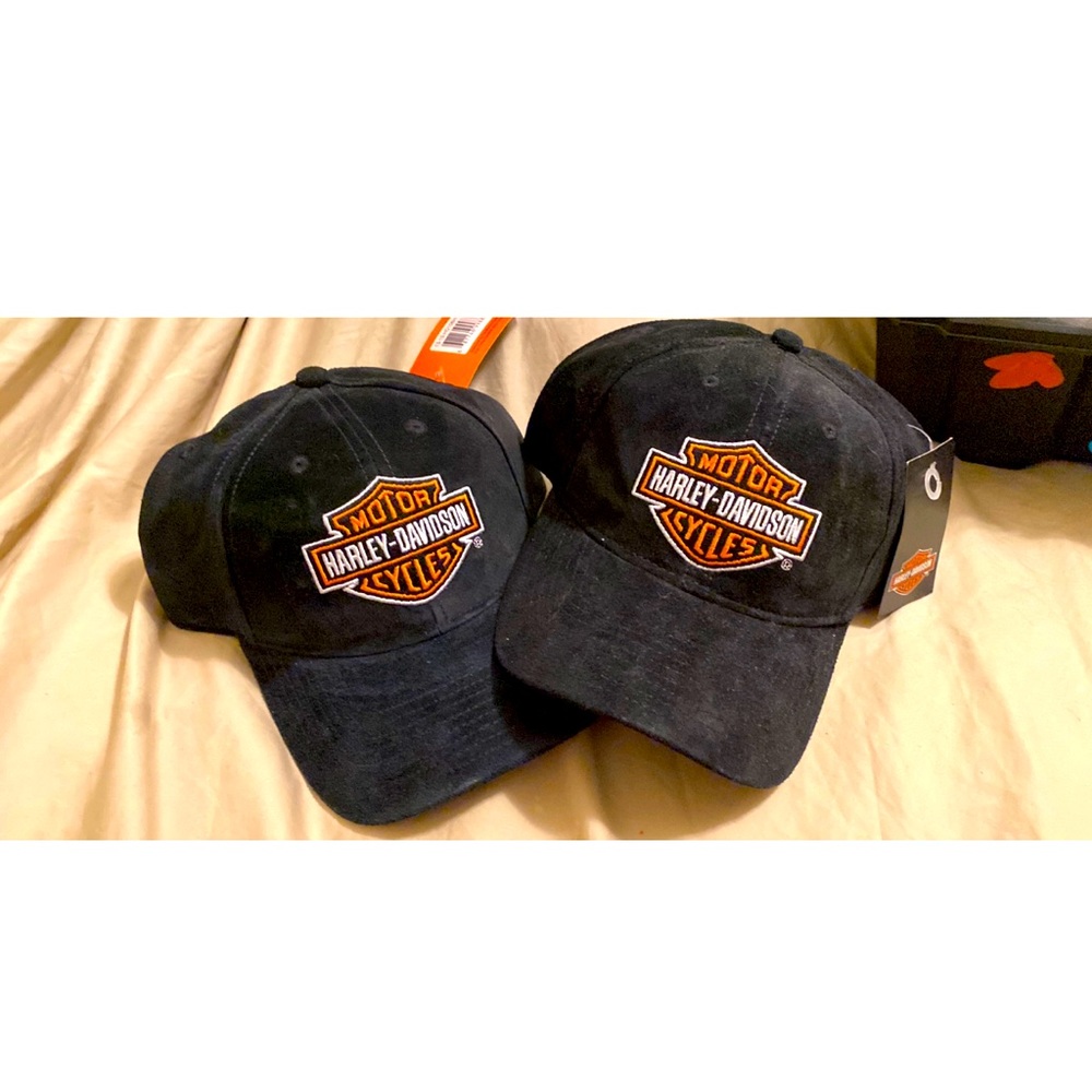 NWT Black suede Harley Davidson trademark bar and shield adjustable cap